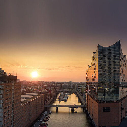 Header - About Hamburg Panoramic view over the city of Hamburg.